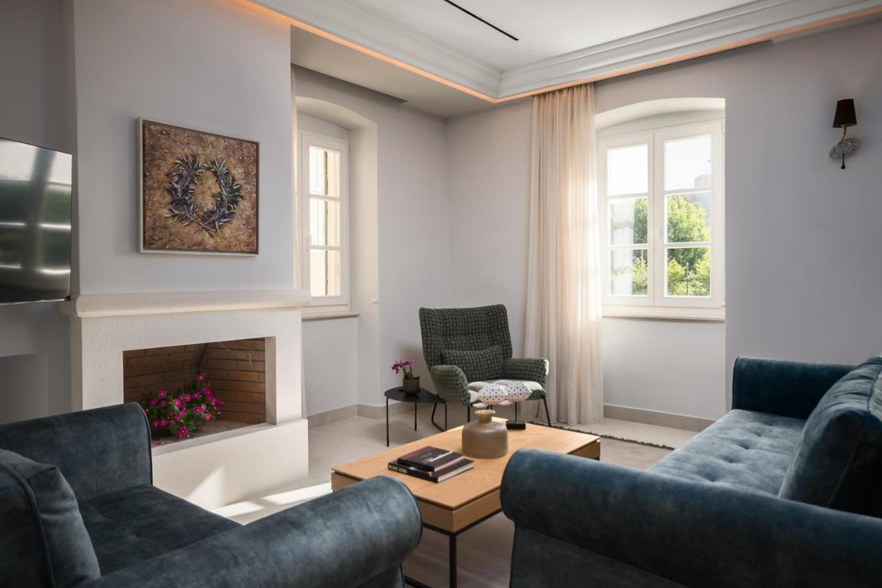 New York Luxury Suites コルフ島 エクステリア 写真